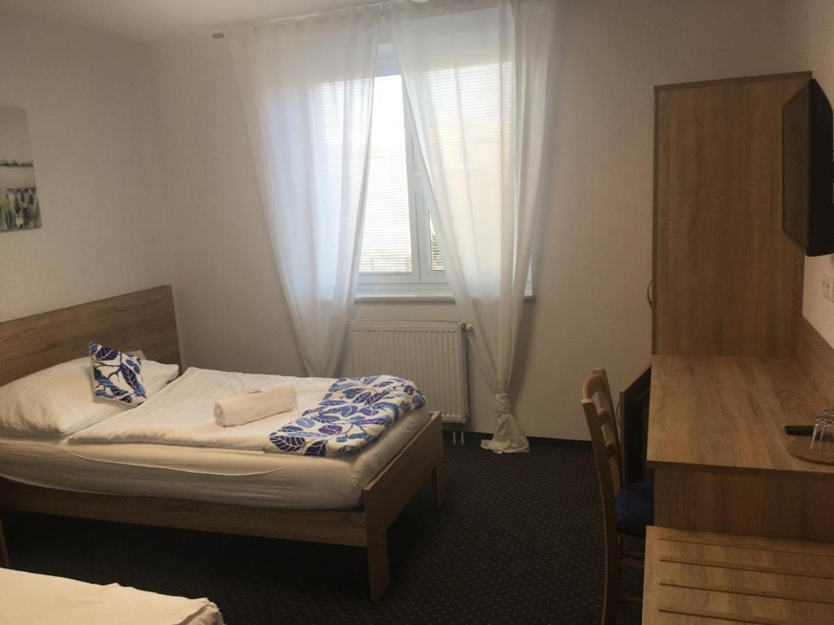 Motorest-Pension U Hrachu,S.R.O. Hotel Klatovy Bagian luar foto