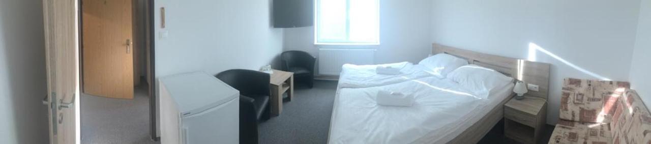 Motorest-Pension U Hrachu,S.R.O. Hotel Klatovy Bagian luar foto